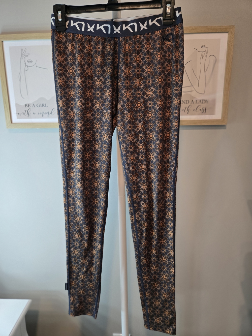 Kari Traa Navy and Tan Geometric Print Leggings